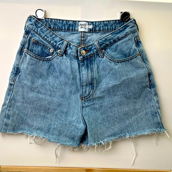 Princess Polly Pants - Princess Polly Light Wash Denim Cutoff Shorts Size 6